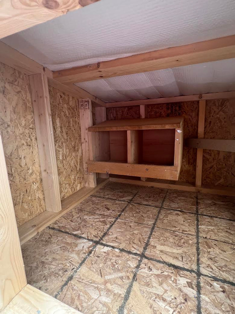 4x4 Chicken Coop - 23MK016  Horn